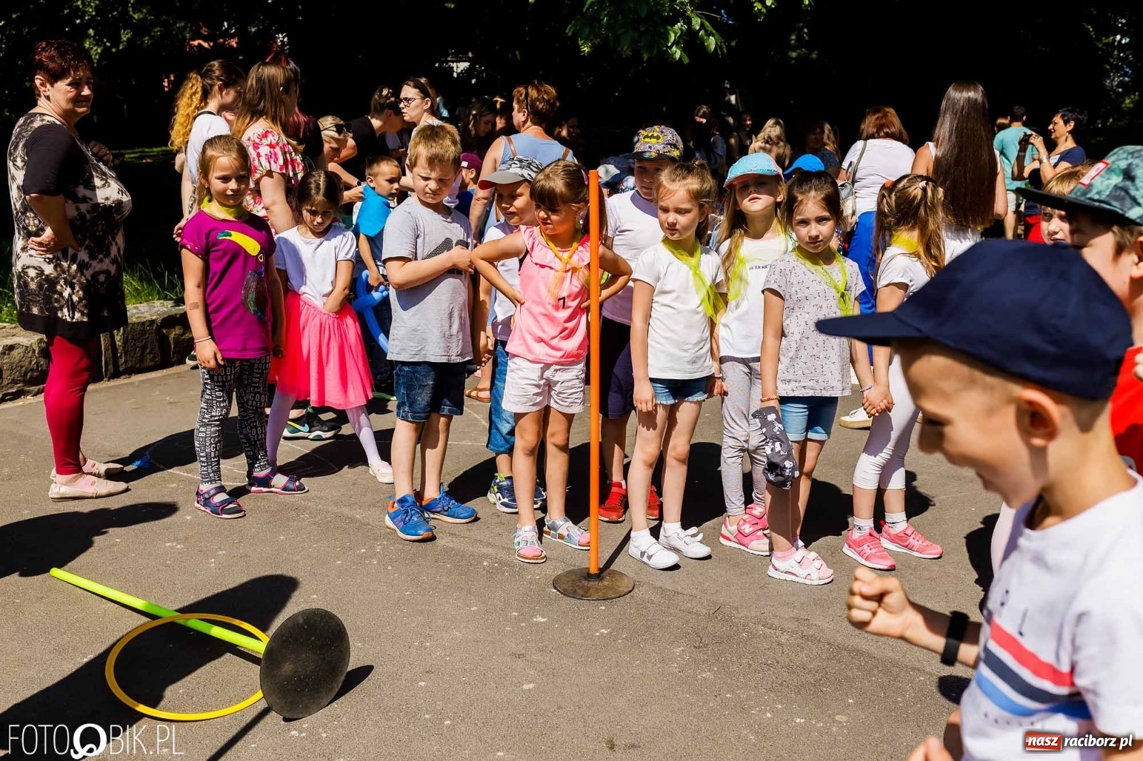 Zdjęcie w galerii na portalu naszraciborz.pl: Festiwal Piosenki i Sportu w parku im. Miasta Roth [FOTO i WIDEO] wiadomości z regionu