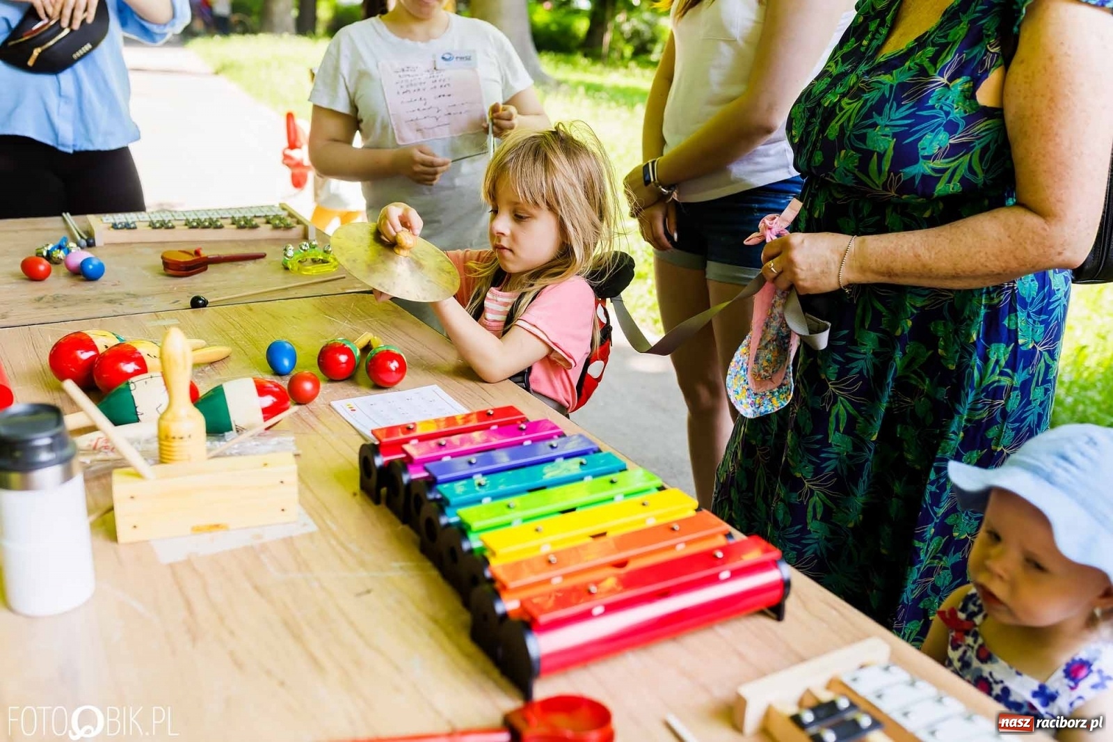 Zdjęcie w galerii na portalu naszraciborz.pl: Festiwal Piosenki i Sportu w parku im. Miasta Roth [FOTO i WIDEO] wiadomości z regionu