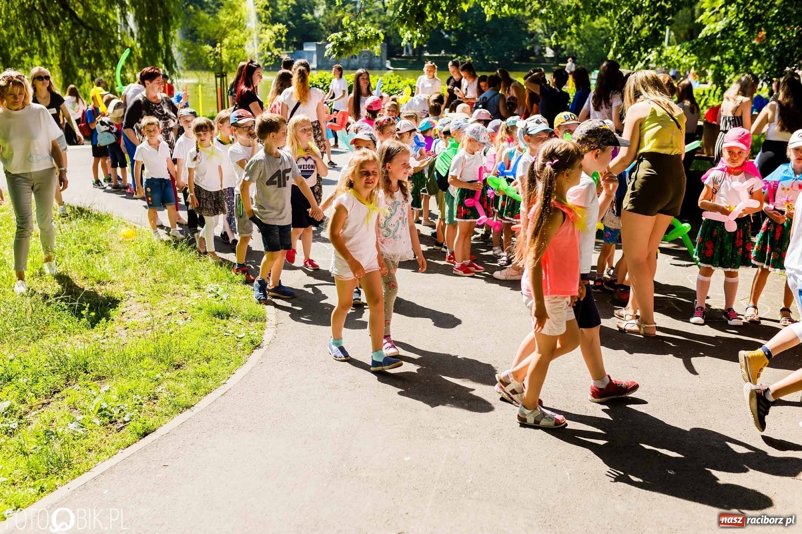 Zdjęcie w galerii na portalu naszraciborz.pl: Festiwal Piosenki i Sportu w parku im. Miasta Roth [FOTO i WIDEO] wiadomości z regionu