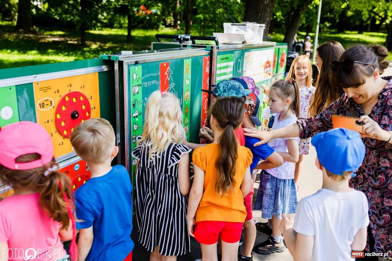 Zdjęcie w galerii na portalu naszraciborz.pl: Festiwal Piosenki i Sportu w parku im. Miasta Roth [FOTO i WIDEO] wiadomości z regionu