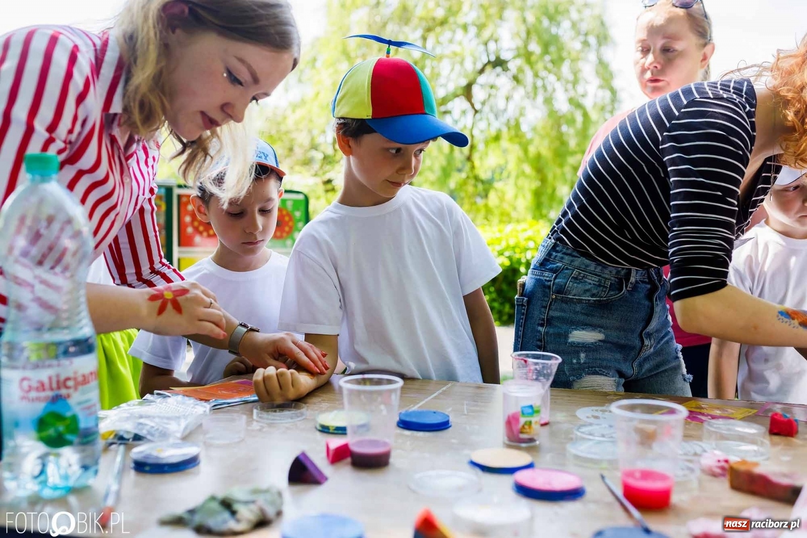 Zdjęcie w galerii na portalu naszraciborz.pl: Festiwal Piosenki i Sportu w parku im. Miasta Roth [FOTO i WIDEO] wiadomości z regionu