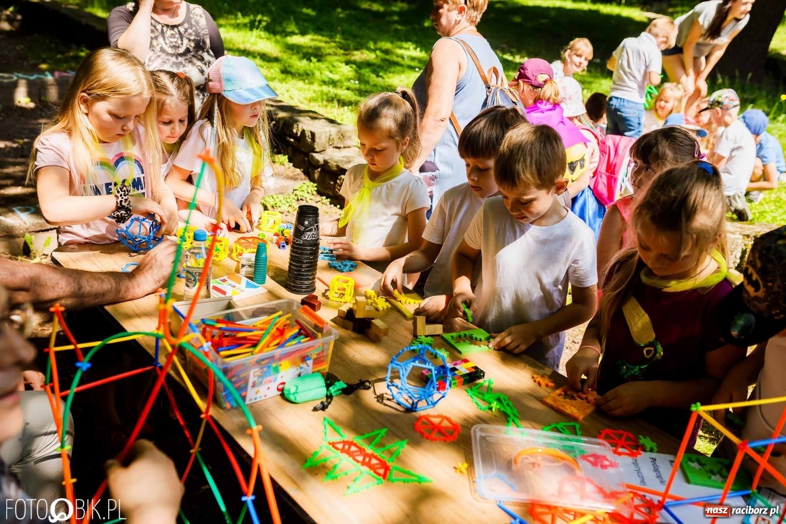 Zdjęcie w galerii na portalu naszraciborz.pl: Festiwal Piosenki i Sportu w parku im. Miasta Roth [FOTO i WIDEO] wiadomości z regionu