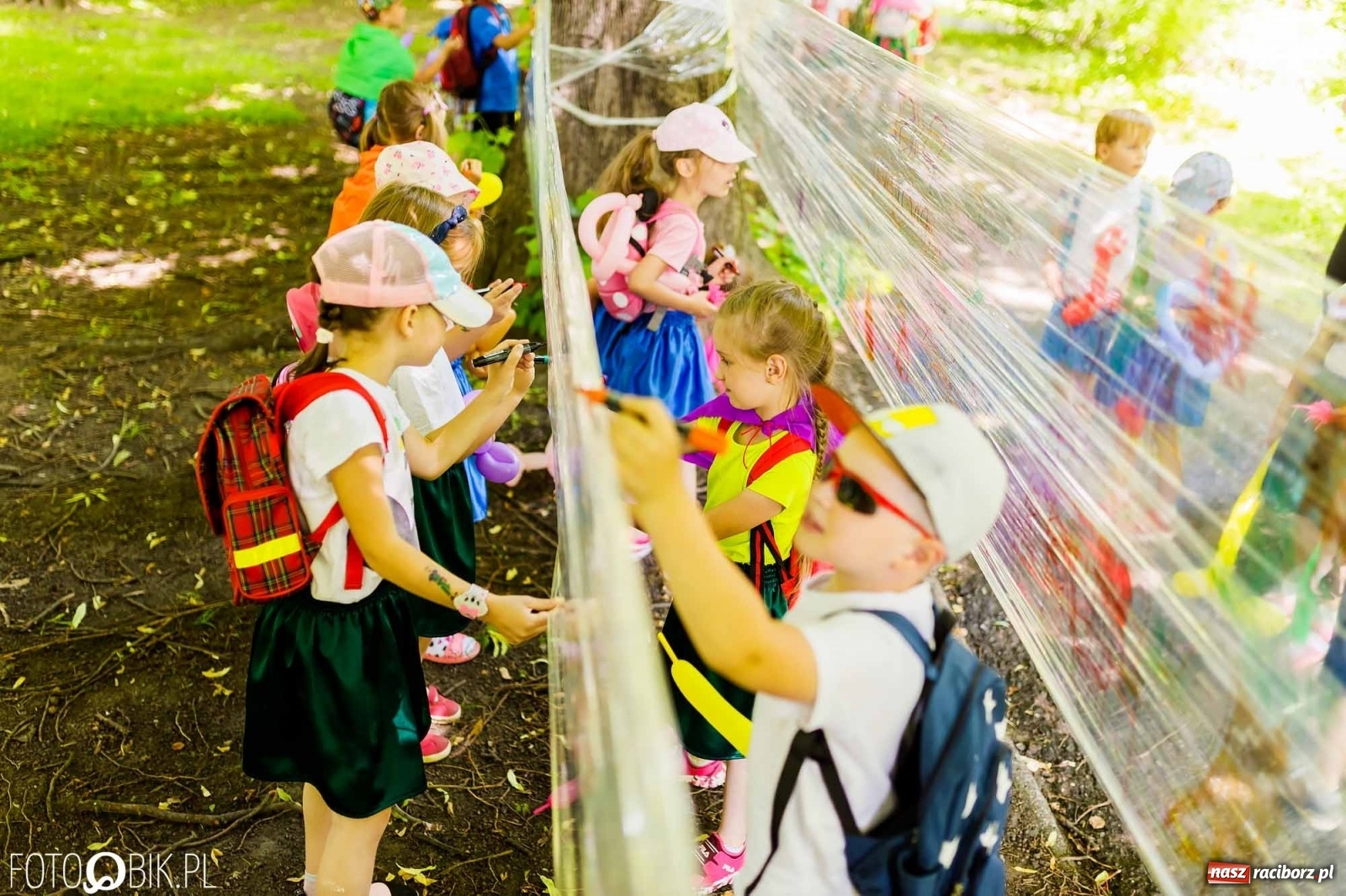 Zdjęcie w galerii na portalu naszraciborz.pl: Festiwal Piosenki i Sportu w parku im. Miasta Roth [FOTO i WIDEO] wiadomości z regionu