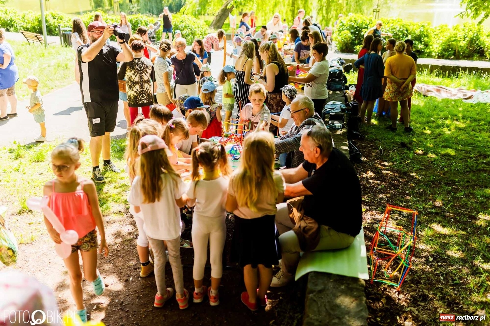 Zdjęcie w galerii na portalu naszraciborz.pl: Festiwal Piosenki i Sportu w parku im. Miasta Roth [FOTO i WIDEO] wiadomości z regionu