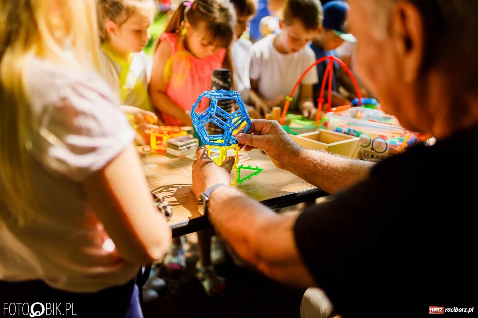 Zdjęcie w galerii na portalu naszraciborz.pl: Festiwal Piosenki i Sportu w parku im. Miasta Roth [FOTO i WIDEO] wiadomości z regionu