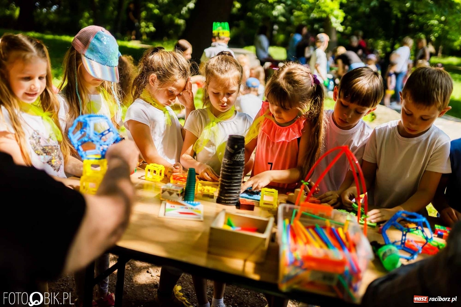 Zdjęcie w galerii na portalu naszraciborz.pl: Festiwal Piosenki i Sportu w parku im. Miasta Roth [FOTO i WIDEO] wiadomości z regionu