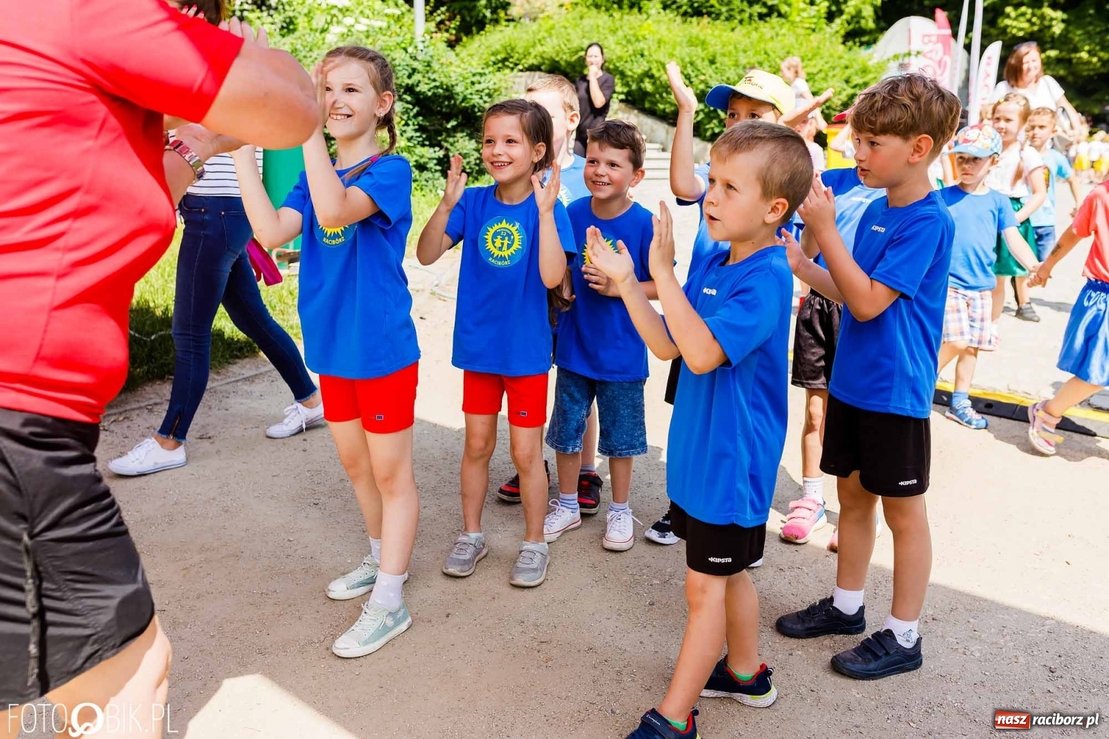 Zdjęcie w galerii na portalu naszraciborz.pl: Festiwal Piosenki i Sportu w parku im. Miasta Roth [FOTO i WIDEO] wiadomości z regionu