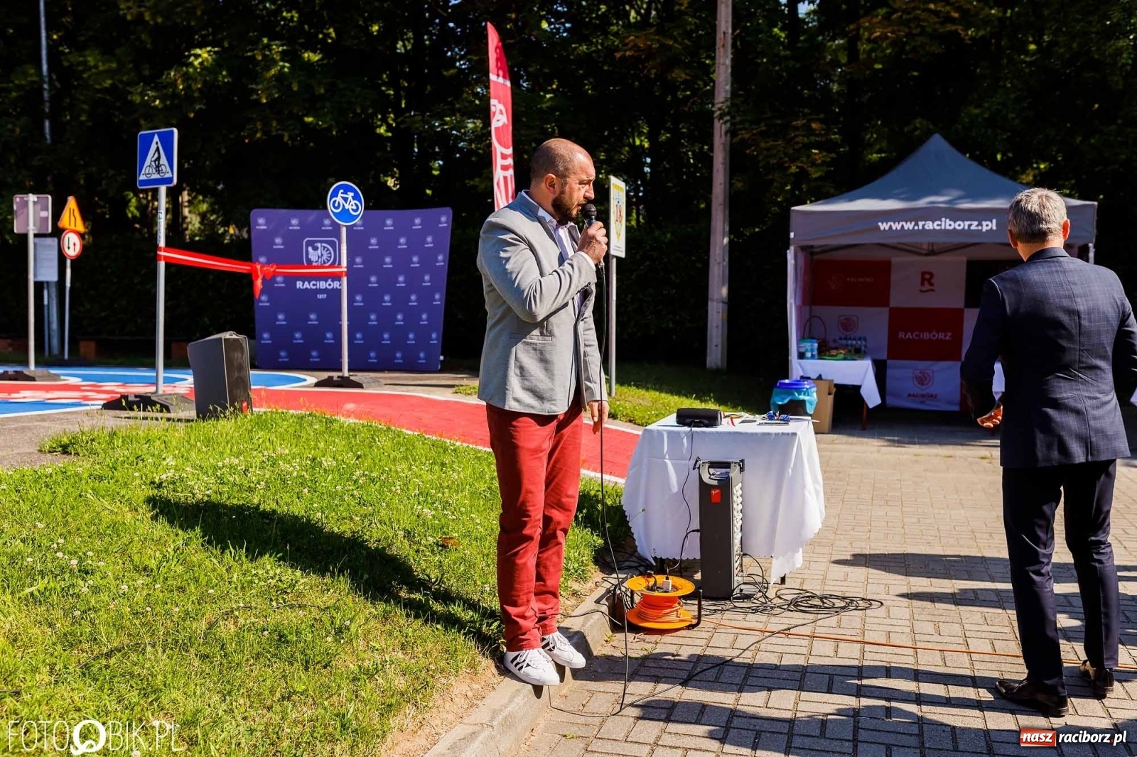 Zdjęcie w galerii na portalu naszraciborz.pl: Przy SP 18 otwarto miasteczko rowerowe [FOTO i WIDEO] wiadomości z regionu