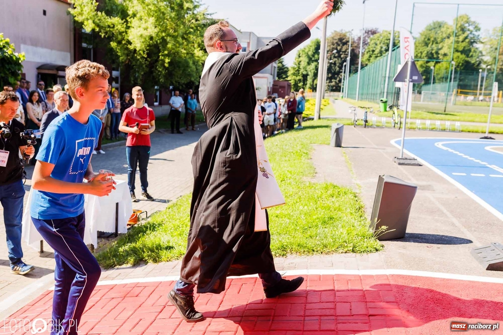 Zdjęcie w galerii na portalu naszraciborz.pl: Przy SP 18 otwarto miasteczko rowerowe [FOTO i WIDEO] wiadomości z regionu