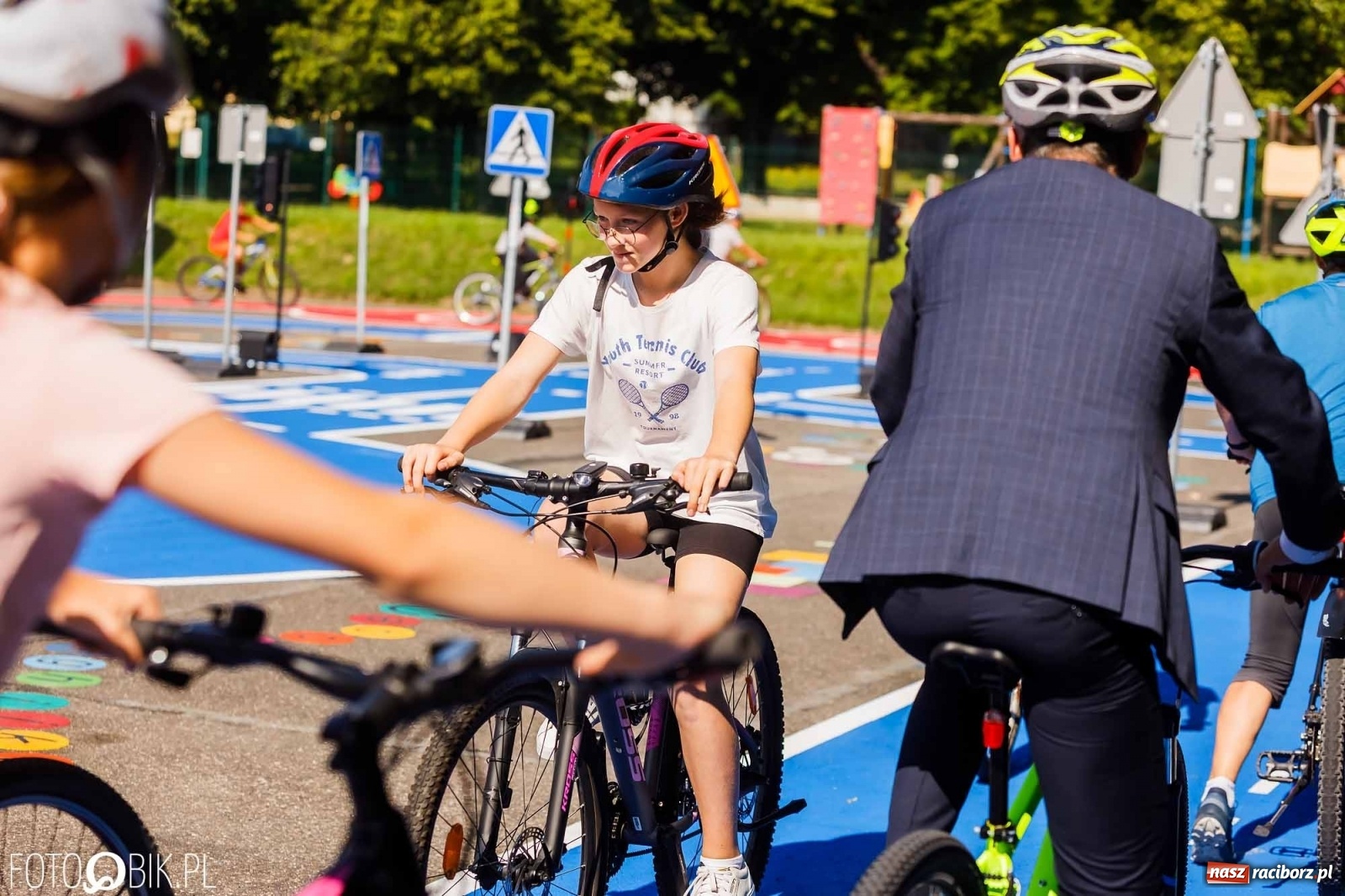 Zdjęcie w galerii na portalu naszraciborz.pl: Przy SP 18 otwarto miasteczko rowerowe [FOTO i WIDEO] wiadomości z regionu