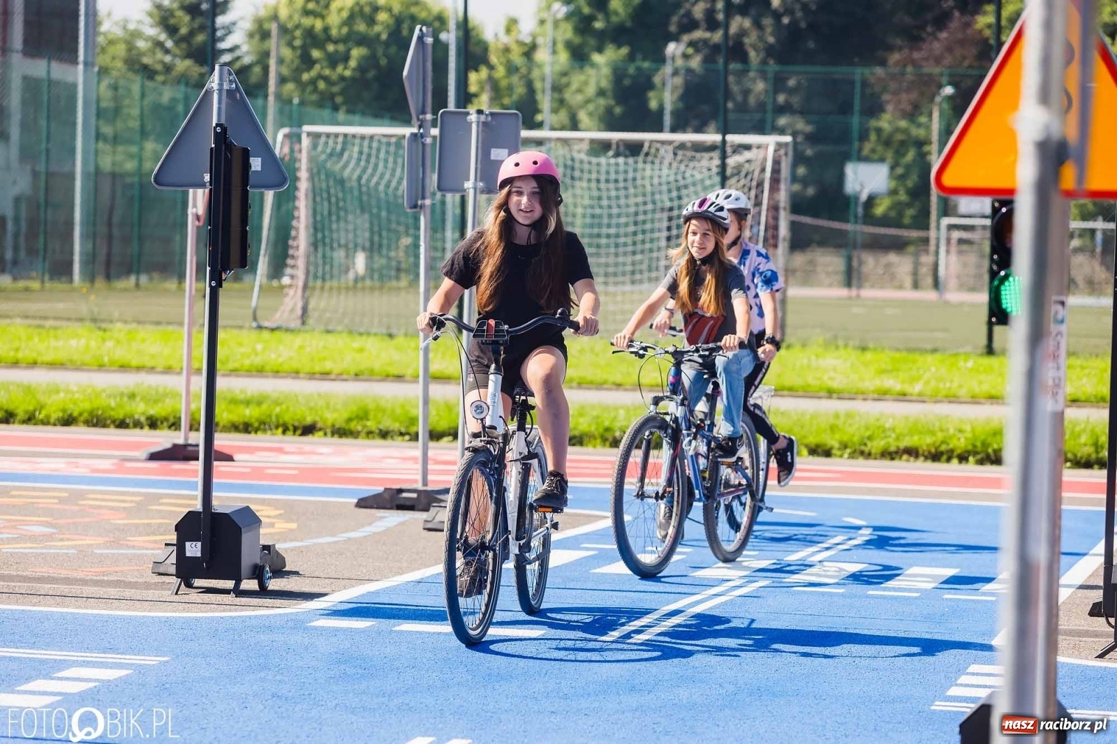 Zdjęcie w galerii na portalu naszraciborz.pl: Przy SP 18 otwarto miasteczko rowerowe [FOTO i WIDEO] wiadomości z regionu