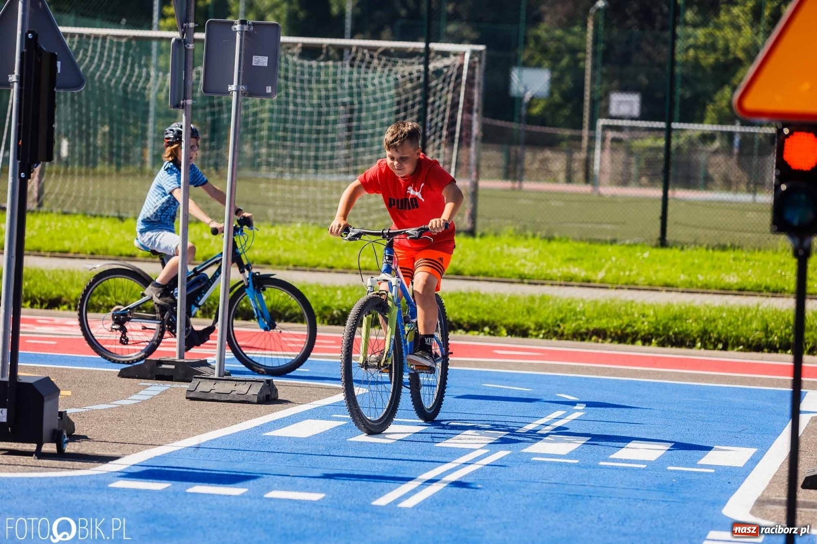 Zdjęcie w galerii na portalu naszraciborz.pl: Przy SP 18 otwarto miasteczko rowerowe [FOTO i WIDEO] wiadomości z regionu