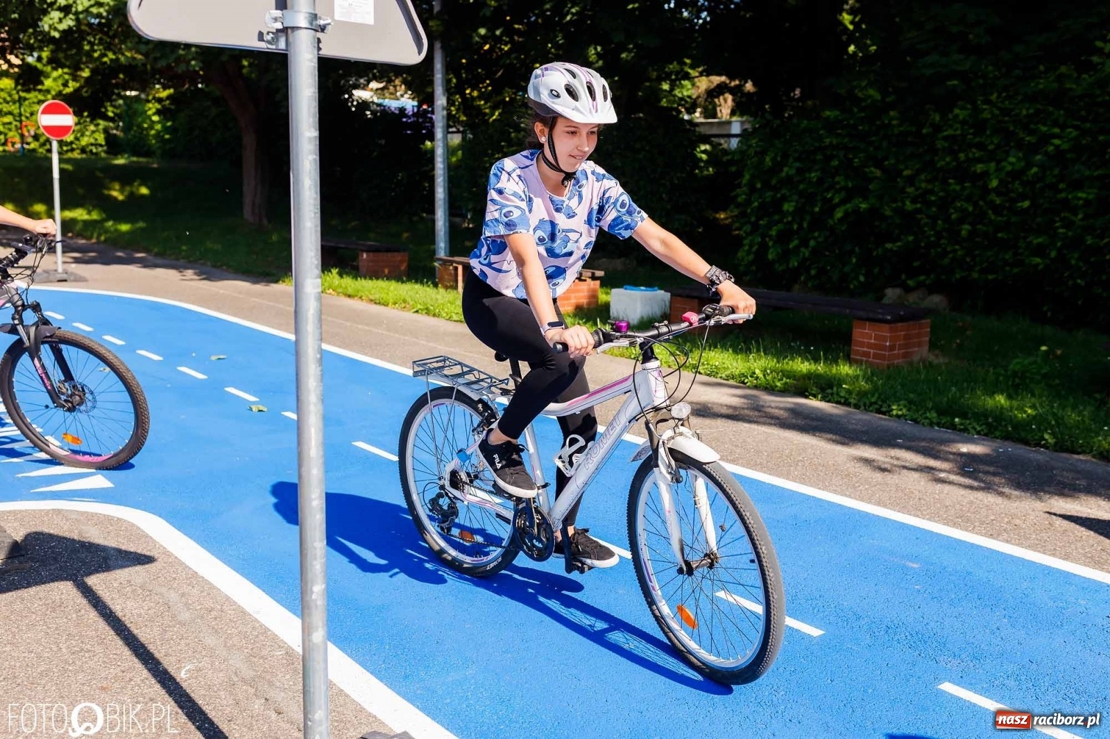 Zdjęcie w galerii na portalu naszraciborz.pl: Przy SP 18 otwarto miasteczko rowerowe [FOTO i WIDEO] wiadomości z regionu