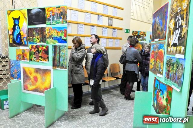 Zdjęcie w galerii na portalu naszraciborz.pl: Barwami jesieni malowane... wiadomości z regionu