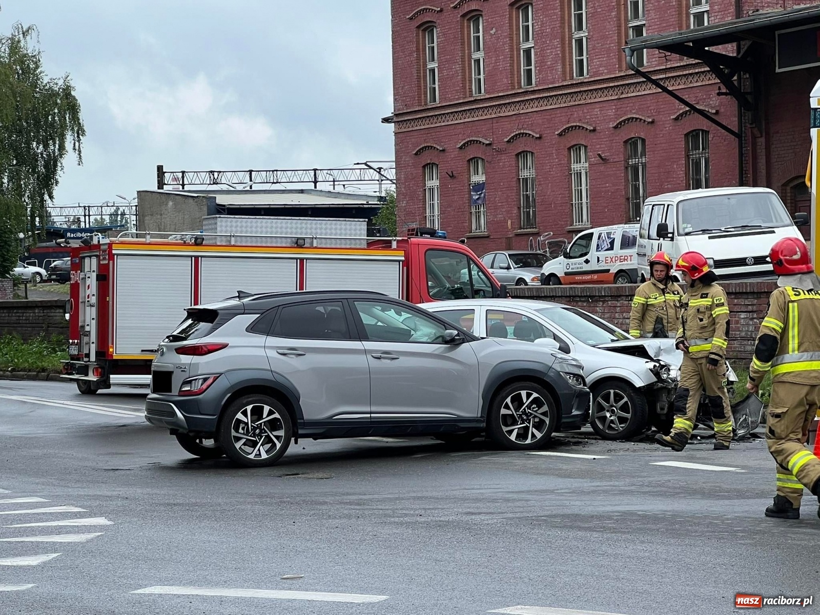 Zdjęcie w galerii na portalu naszraciborz.pl: Kolizja na Kolejowej. Klasyczne wymuszenie wiadomości z regionu