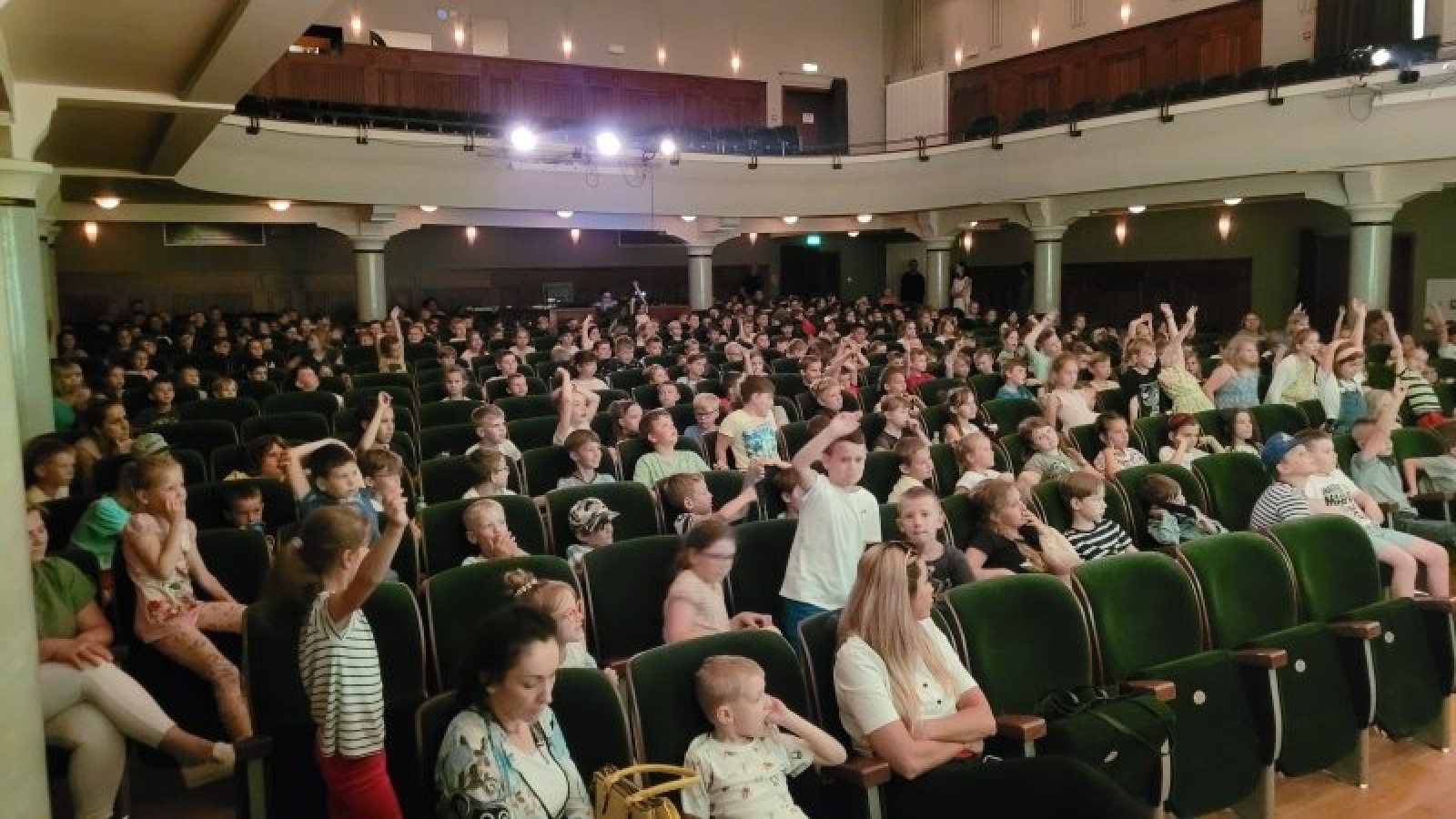 Zdjęcie w galerii na portalu naszraciborz.pl: Środowisko ponad wszystko. 700 raciborzan na widowni wiadomości z regionu