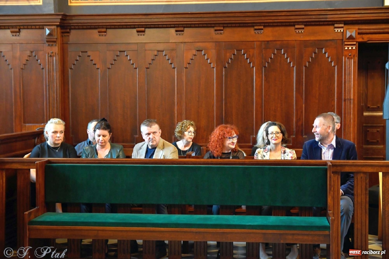 Zdjęcie w galerii na portalu naszraciborz.pl: Sala sądowa jak scena koncertowa. Dni Raciborza zainaugurowano w gmachu Temidy wiadomości z regionu