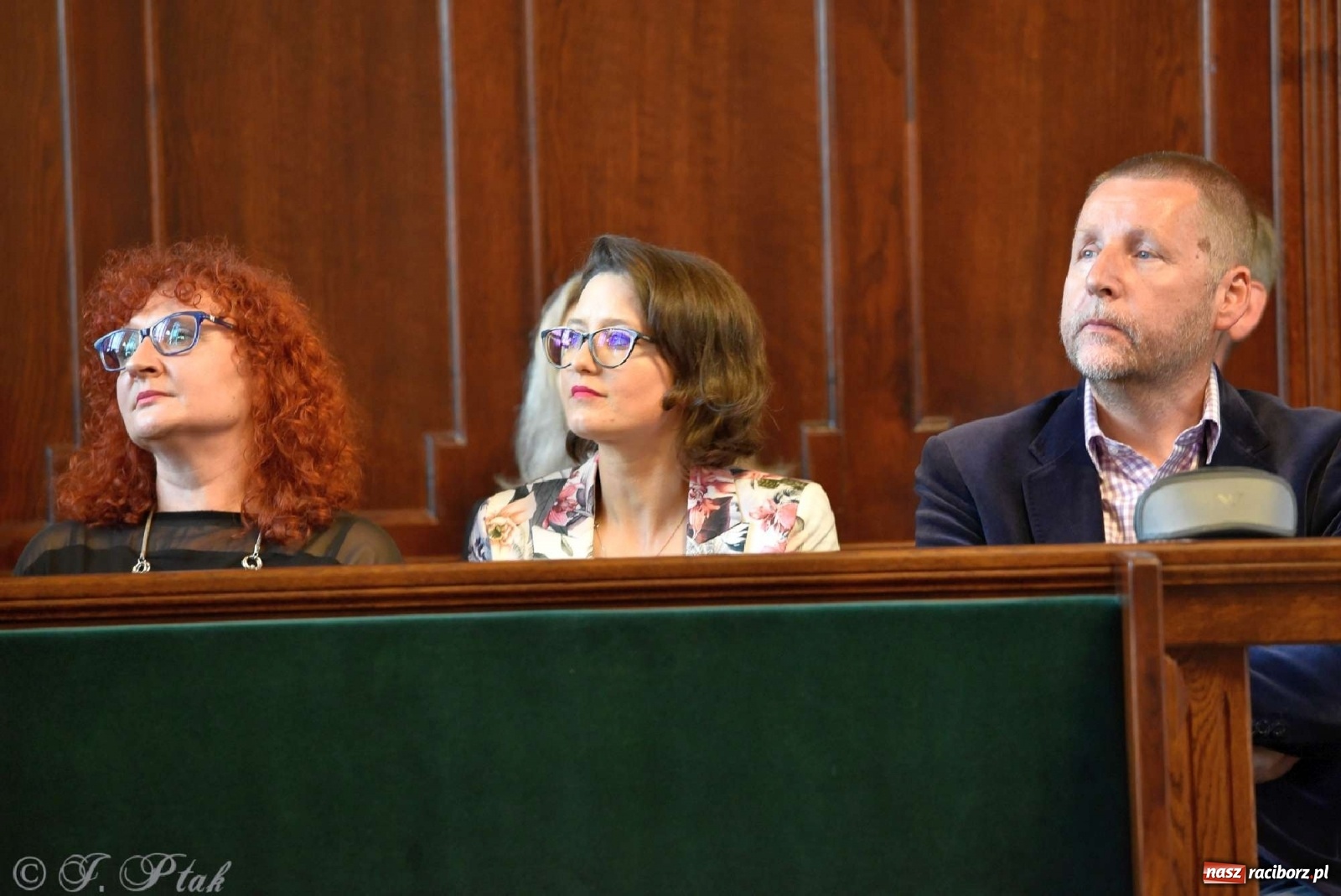 Zdjęcie w galerii na portalu naszraciborz.pl: Sala sądowa jak scena koncertowa. Dni Raciborza zainaugurowano w gmachu Temidy wiadomości z regionu