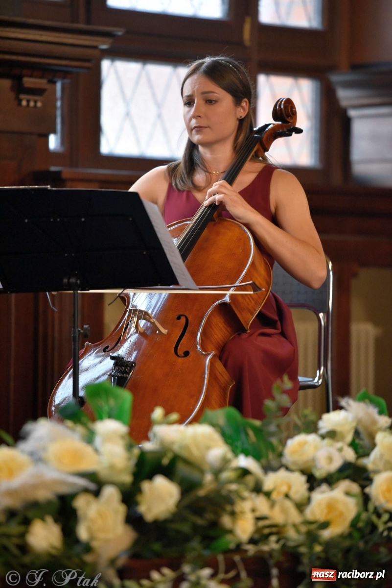 Zdjęcie w galerii na portalu naszraciborz.pl: Sala sądowa jak scena koncertowa. Dni Raciborza zainaugurowano w gmachu Temidy wiadomości z regionu