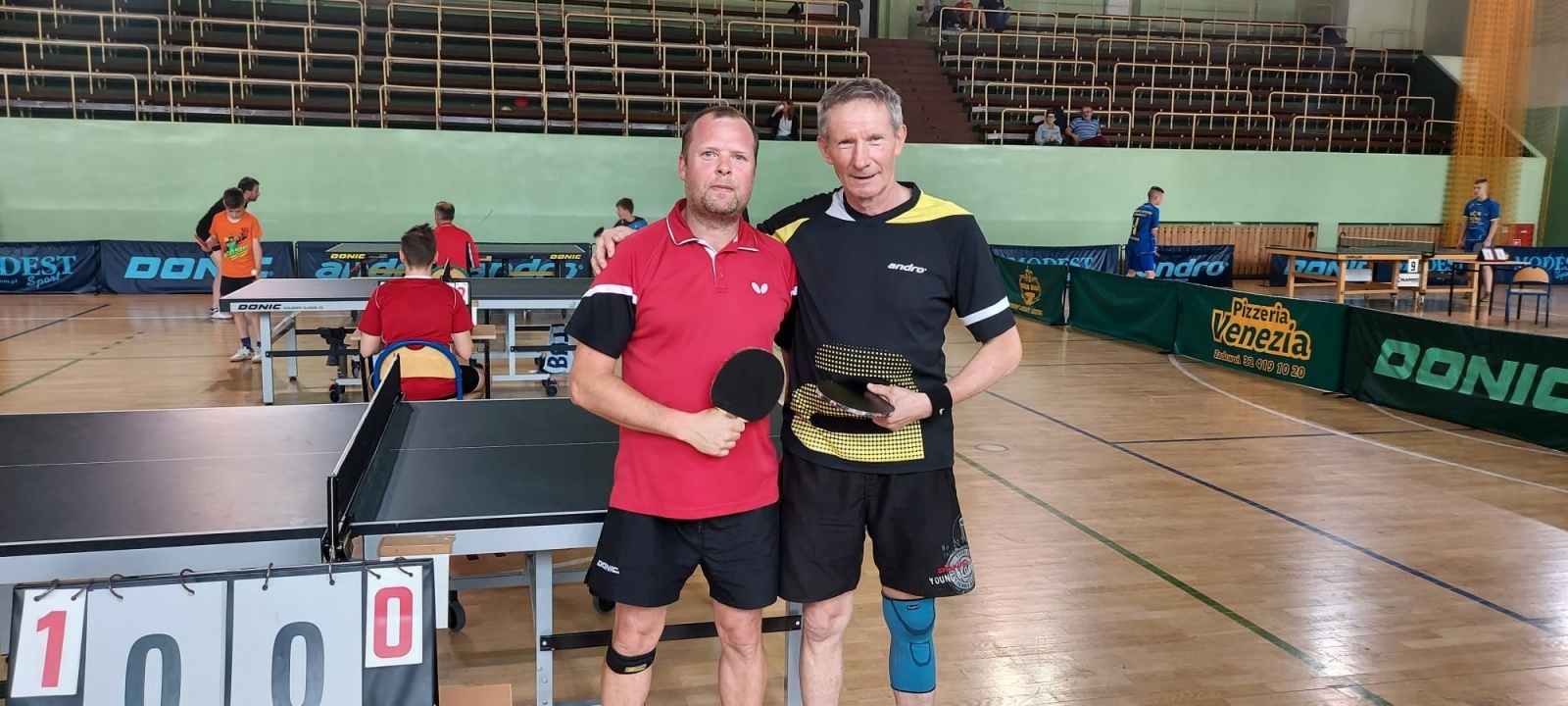 Zdjęcie w galerii na portalu naszraciborz.pl: Tenis stołowy. Zacięta rywalizacja o puchar burmistrza wiadomości z regionu