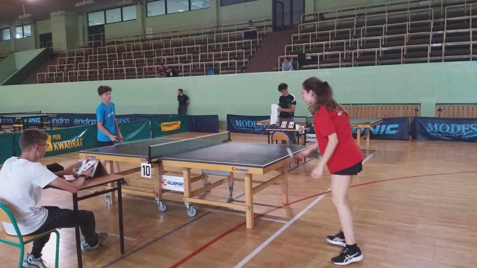 Zdjęcie w galerii na portalu naszraciborz.pl: Tenis stołowy. Zacięta rywalizacja o puchar burmistrza wiadomości z regionu