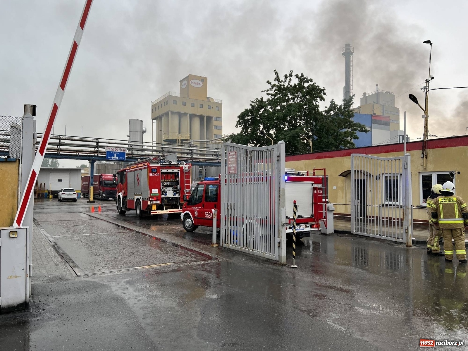 Zdjęcie w galerii na portalu naszraciborz.pl: Pożar transformatora na terenie Henkla [FOTO i WIDEO] wiadomości z regionu