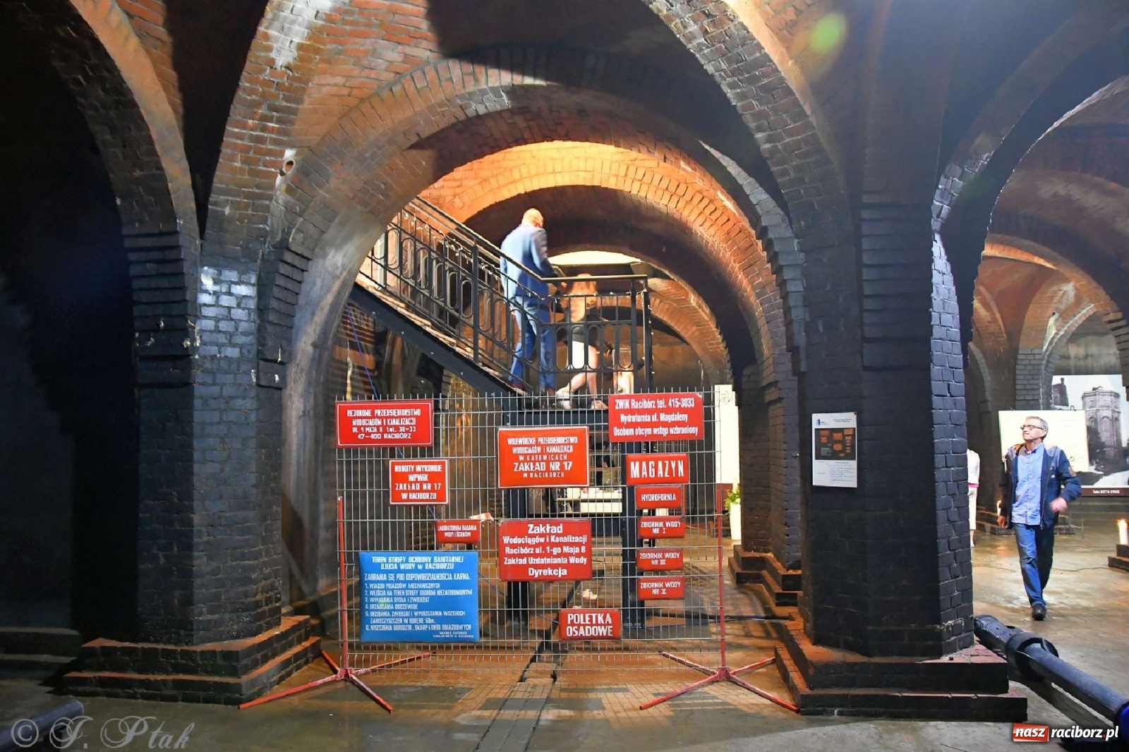 Zdjęcie w galerii na portalu naszraciborz.pl: Muzyka epicka w industrialnych wnętrzach starych wodociągów [WIDEO] wiadomości z regionu