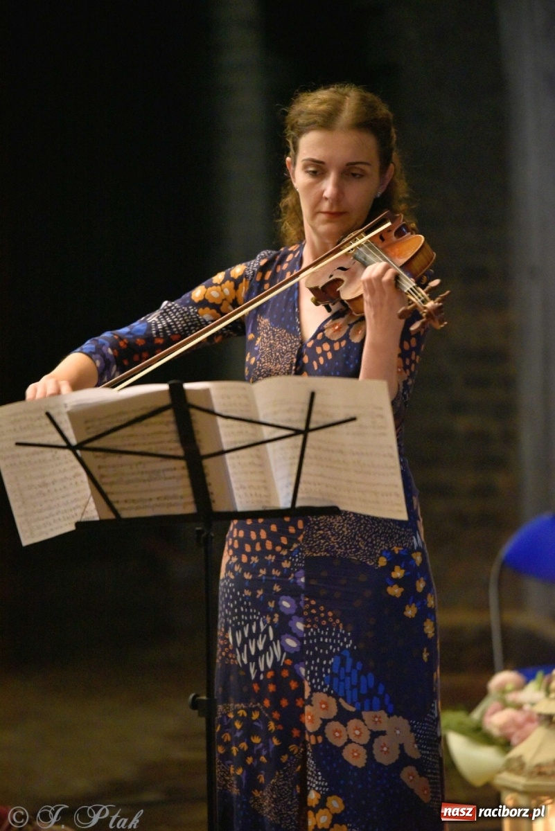 Zdjęcie w galerii na portalu naszraciborz.pl: Muzyka epicka w industrialnych wnętrzach starych wodociągów [WIDEO] wiadomości z regionu