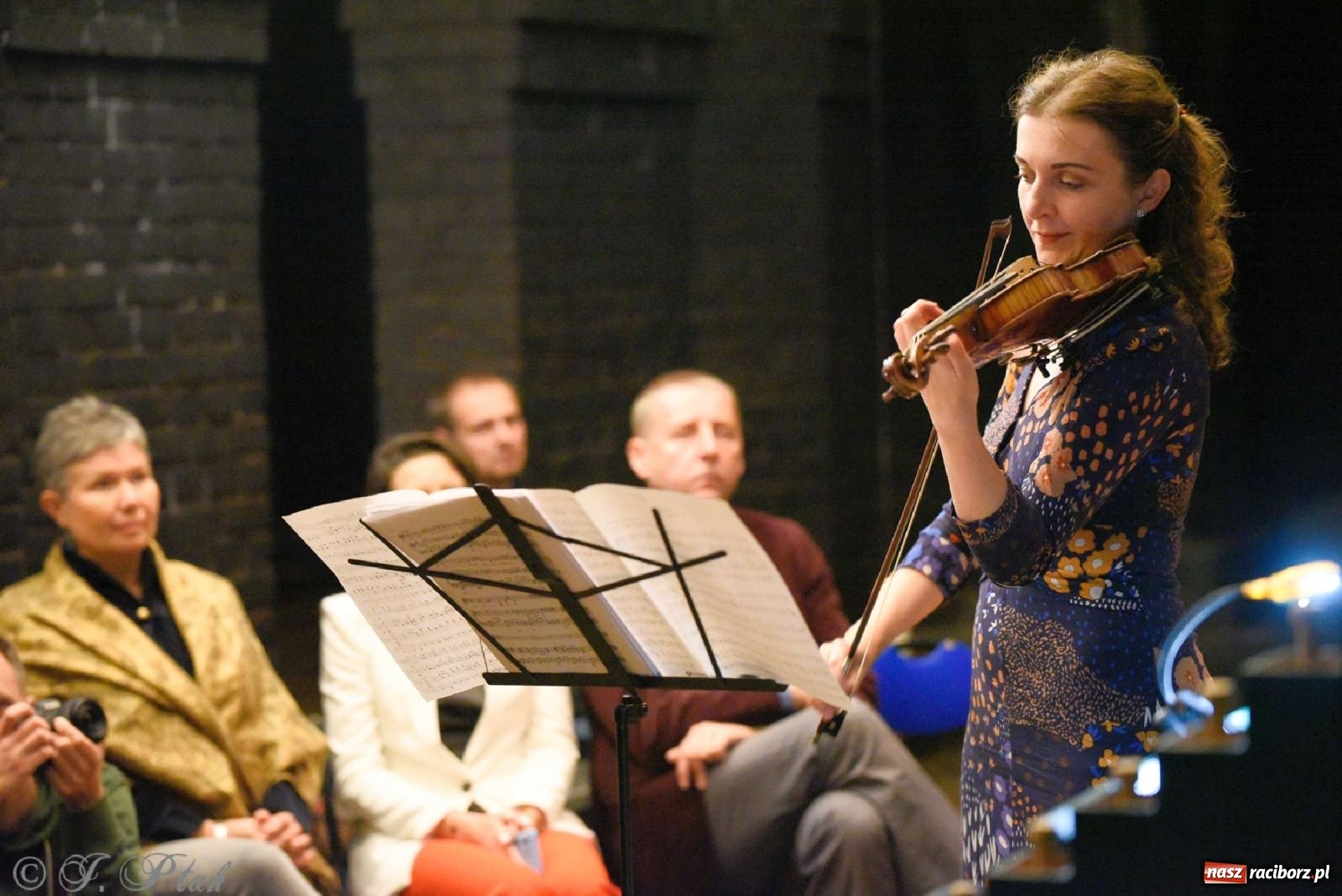 Zdjęcie w galerii na portalu naszraciborz.pl: Muzyka epicka w industrialnych wnętrzach starych wodociągów [WIDEO] wiadomości z regionu