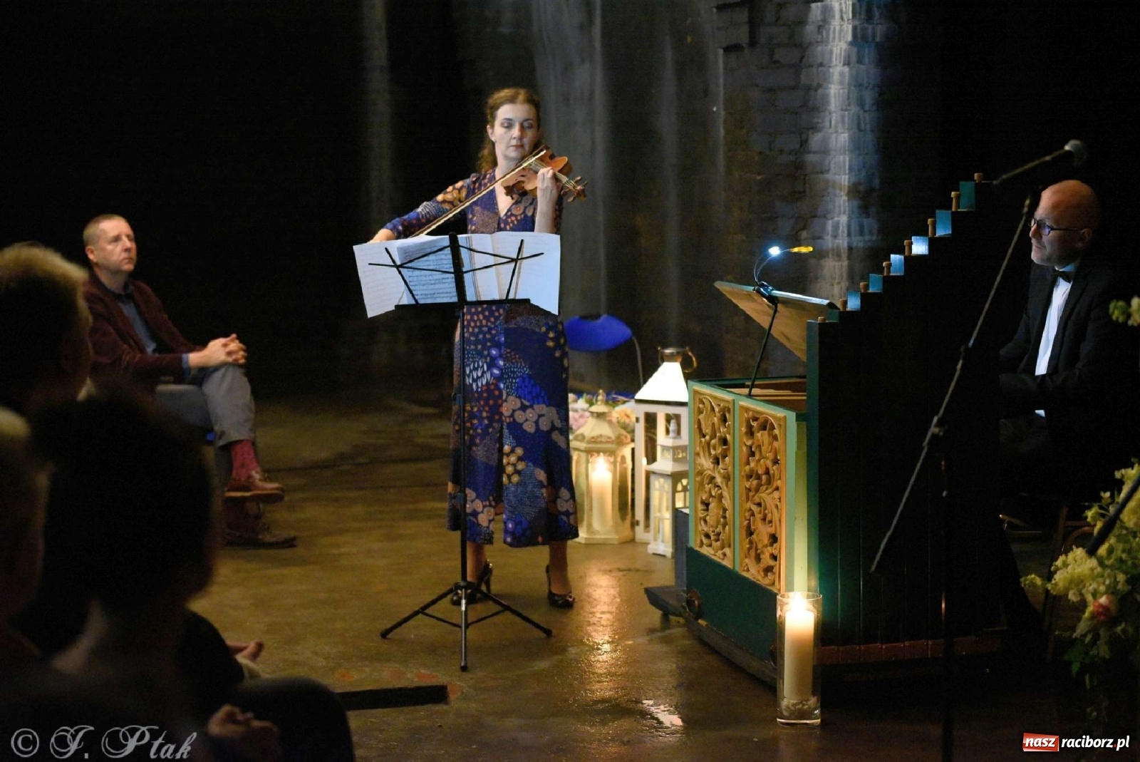 Zdjęcie w galerii na portalu naszraciborz.pl: Muzyka epicka w industrialnych wnętrzach starych wodociągów [WIDEO] wiadomości z regionu