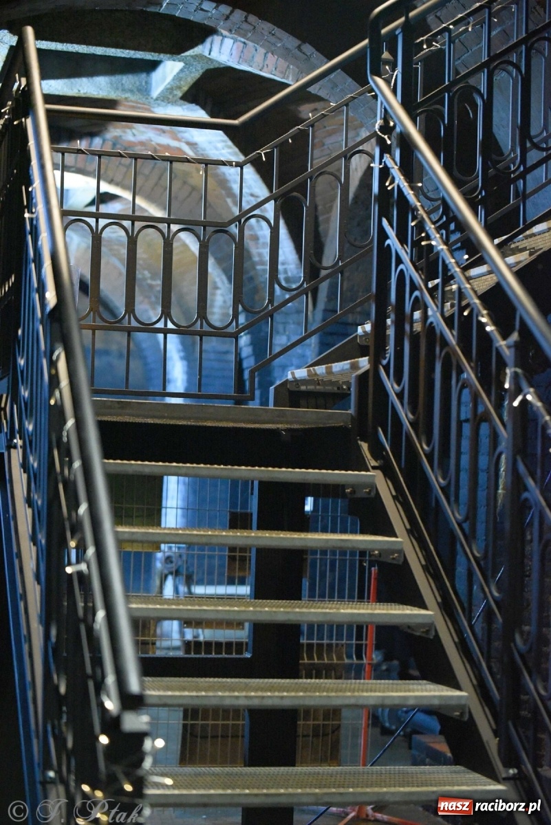 Zdjęcie w galerii na portalu naszraciborz.pl: Muzyka epicka w industrialnych wnętrzach starych wodociągów [WIDEO] wiadomości z regionu