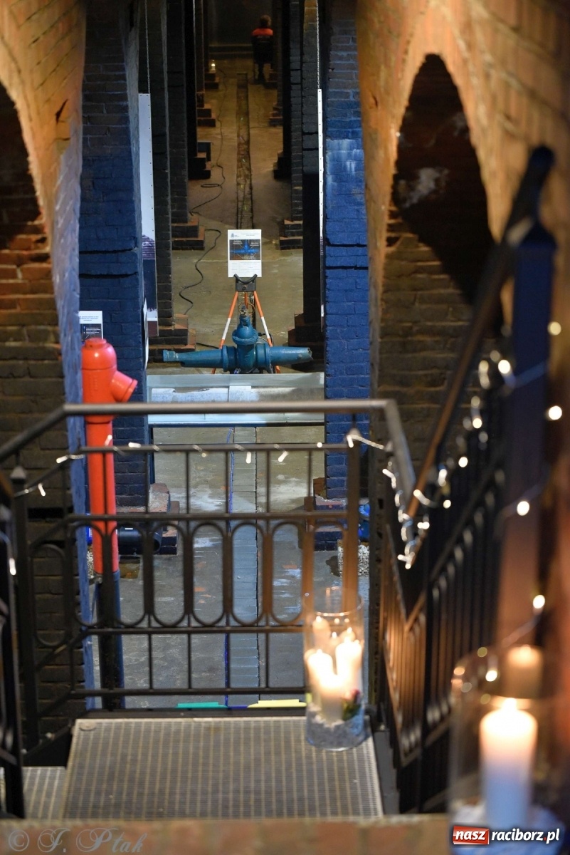 Zdjęcie w galerii na portalu naszraciborz.pl: Muzyka epicka w industrialnych wnętrzach starych wodociągów [WIDEO] wiadomości z regionu