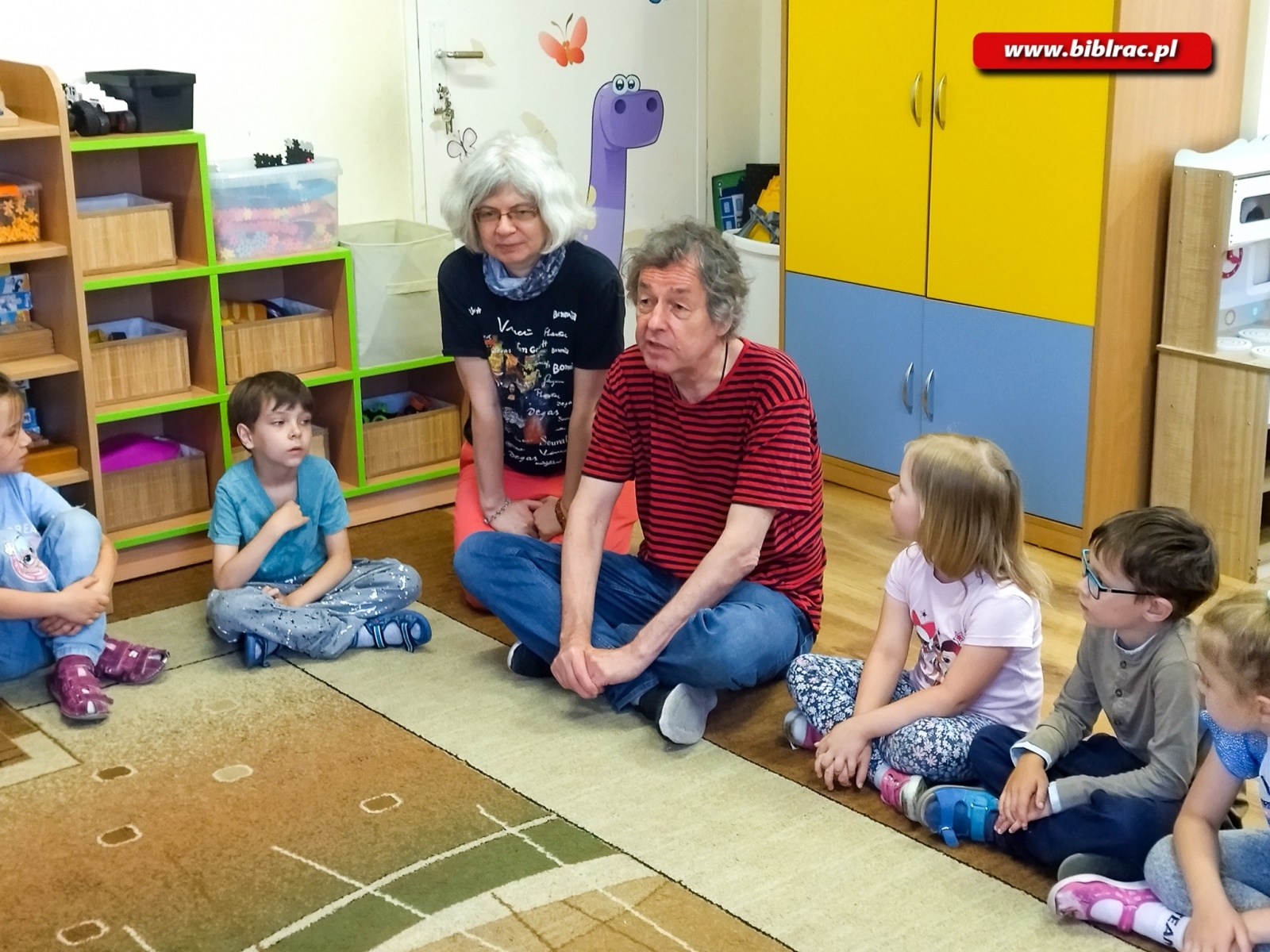 Zdjęcie w galerii na portalu naszraciborz.pl: Bez uczuć ani rusz. Spotkanie w markowickiej bibliotece wiadomości z regionu