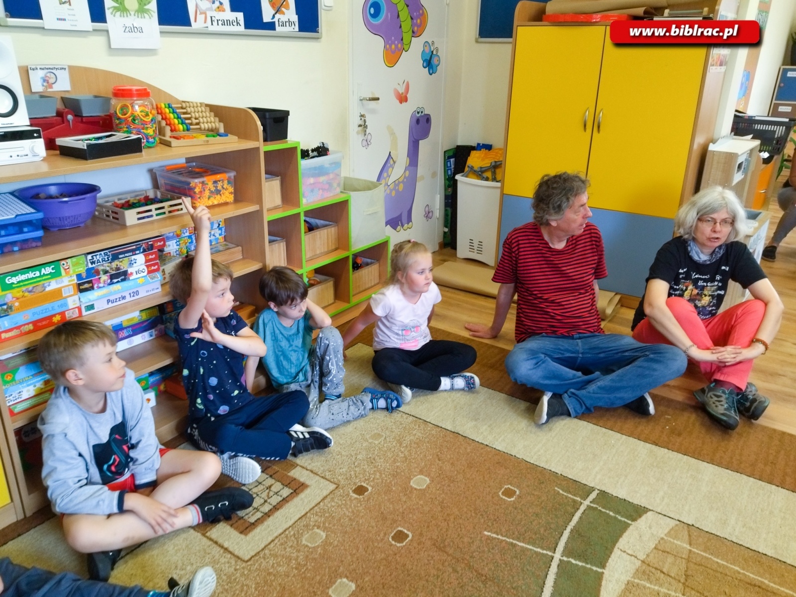 Zdjęcie w galerii na portalu naszraciborz.pl: Bez uczuć ani rusz. Spotkanie w markowickiej bibliotece wiadomości z regionu