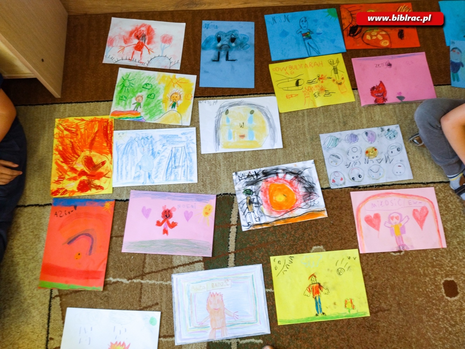 Zdjęcie w galerii na portalu naszraciborz.pl: Bez uczuć ani rusz. Spotkanie w markowickiej bibliotece wiadomości z regionu