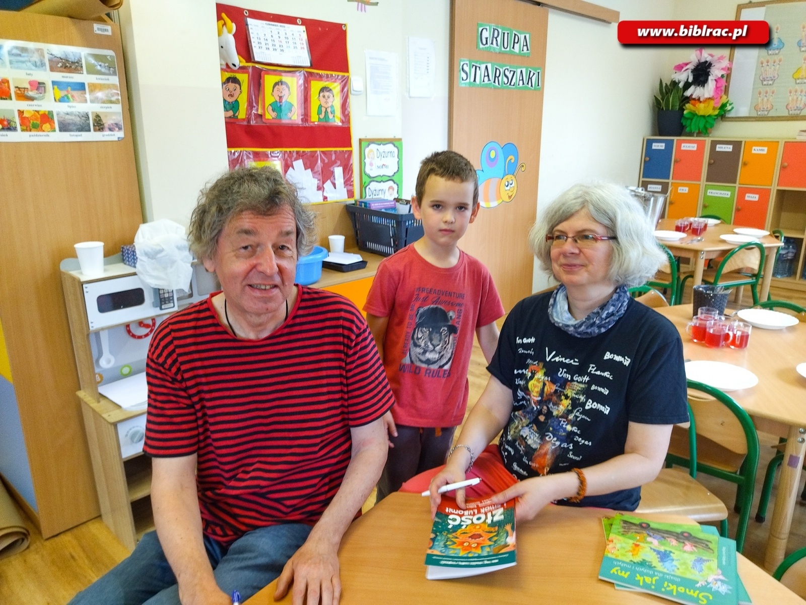 Zdjęcie w galerii na portalu naszraciborz.pl: Bez uczuć ani rusz. Spotkanie w markowickiej bibliotece wiadomości z regionu