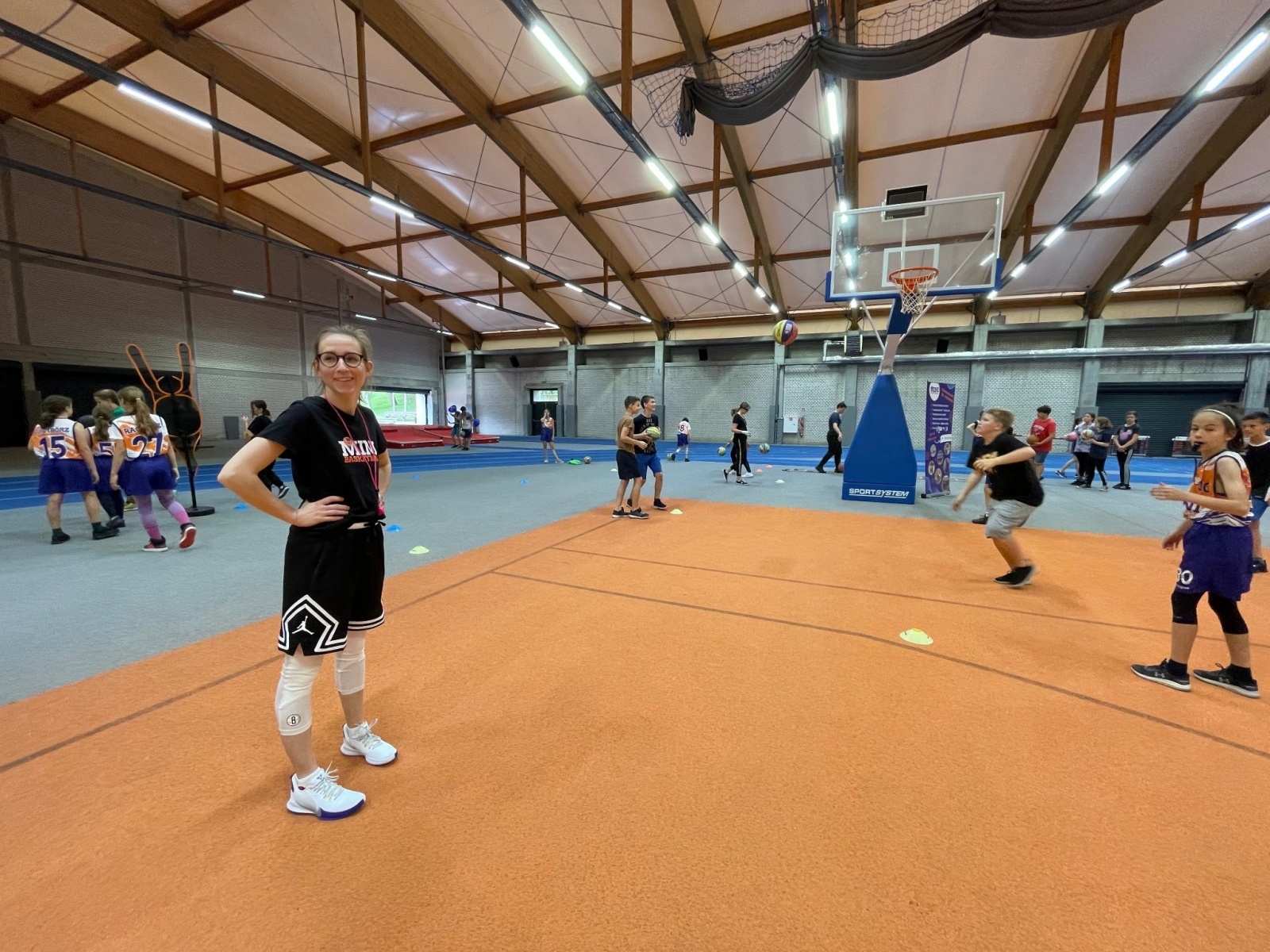 Zdjęcie w galerii na portalu naszraciborz.pl: Miasteczko skryło się pod dachem. Trening z mistrzami w ZSOMS wiadomości z regionu