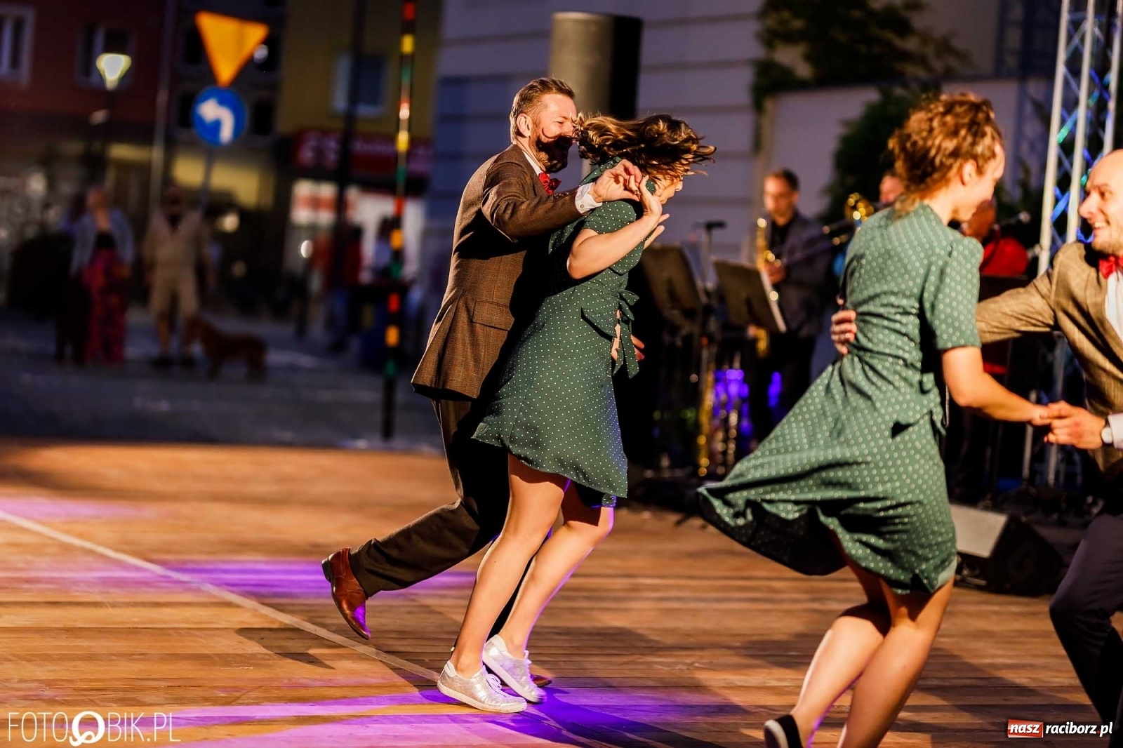 Zdjęcie w galerii na portalu naszraciborz.pl: Jazz, swing, magiczna sceneria, czyli dancing pod Tęczową [WIDEO] wiadomości z regionu