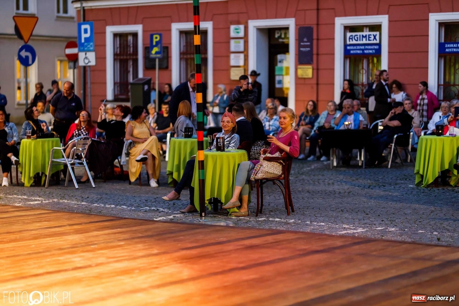 Zdjęcie w galerii na portalu naszraciborz.pl: Jazz, swing, magiczna sceneria, czyli dancing pod Tęczową [WIDEO] wiadomości z regionu