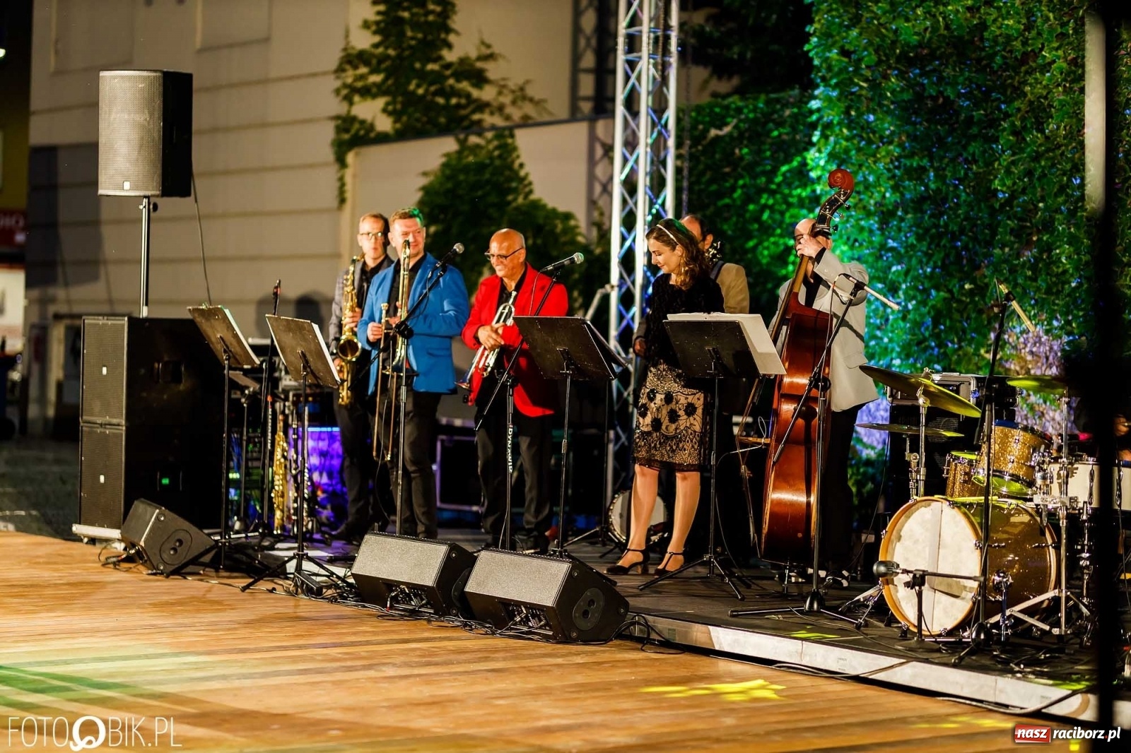 Zdjęcie w galerii na portalu naszraciborz.pl: Jazz, swing, magiczna sceneria, czyli dancing pod Tęczową [WIDEO] wiadomości z regionu