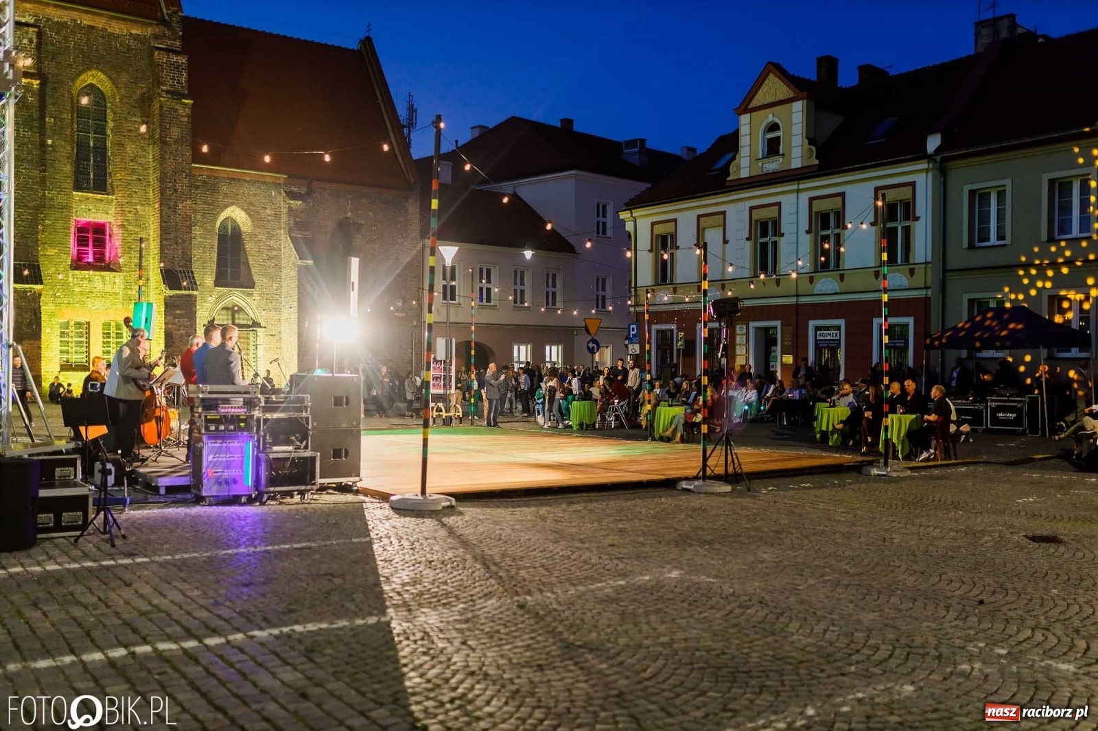 Zdjęcie w galerii na portalu naszraciborz.pl: Jazz, swing, magiczna sceneria, czyli dancing pod Tęczową [WIDEO] wiadomości z regionu