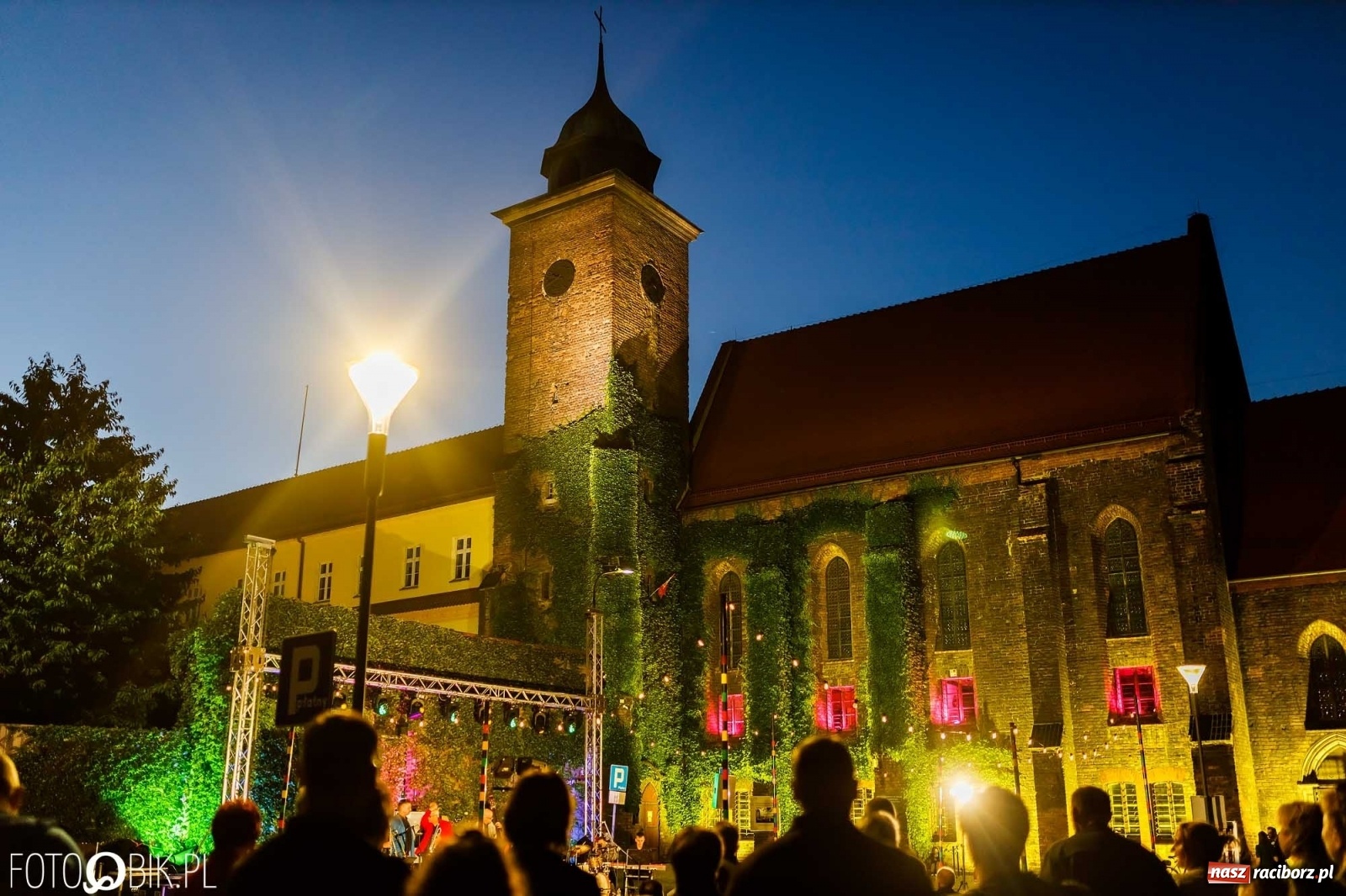 Zdjęcie w galerii na portalu naszraciborz.pl: Jazz, swing, magiczna sceneria, czyli dancing pod Tęczową [WIDEO] wiadomości z regionu