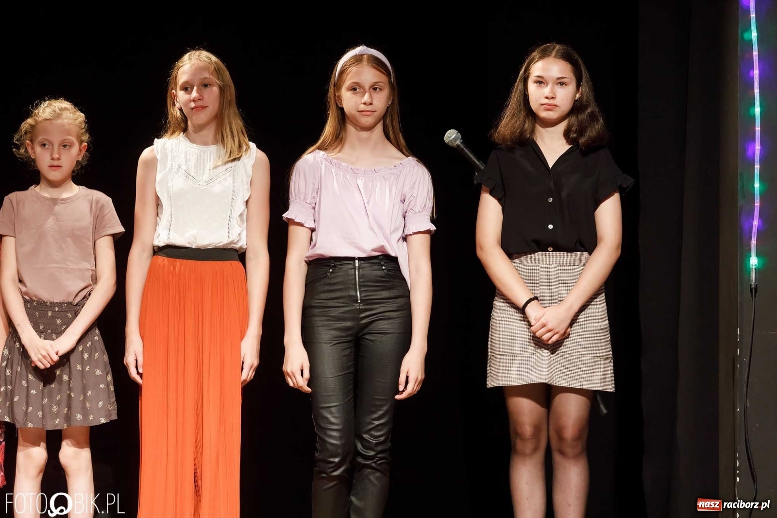 Zdjęcie w galerii na portalu naszraciborz.pl: Koncert piosenki dziecięcej i nie tylko w MDK wiadomości z regionu
