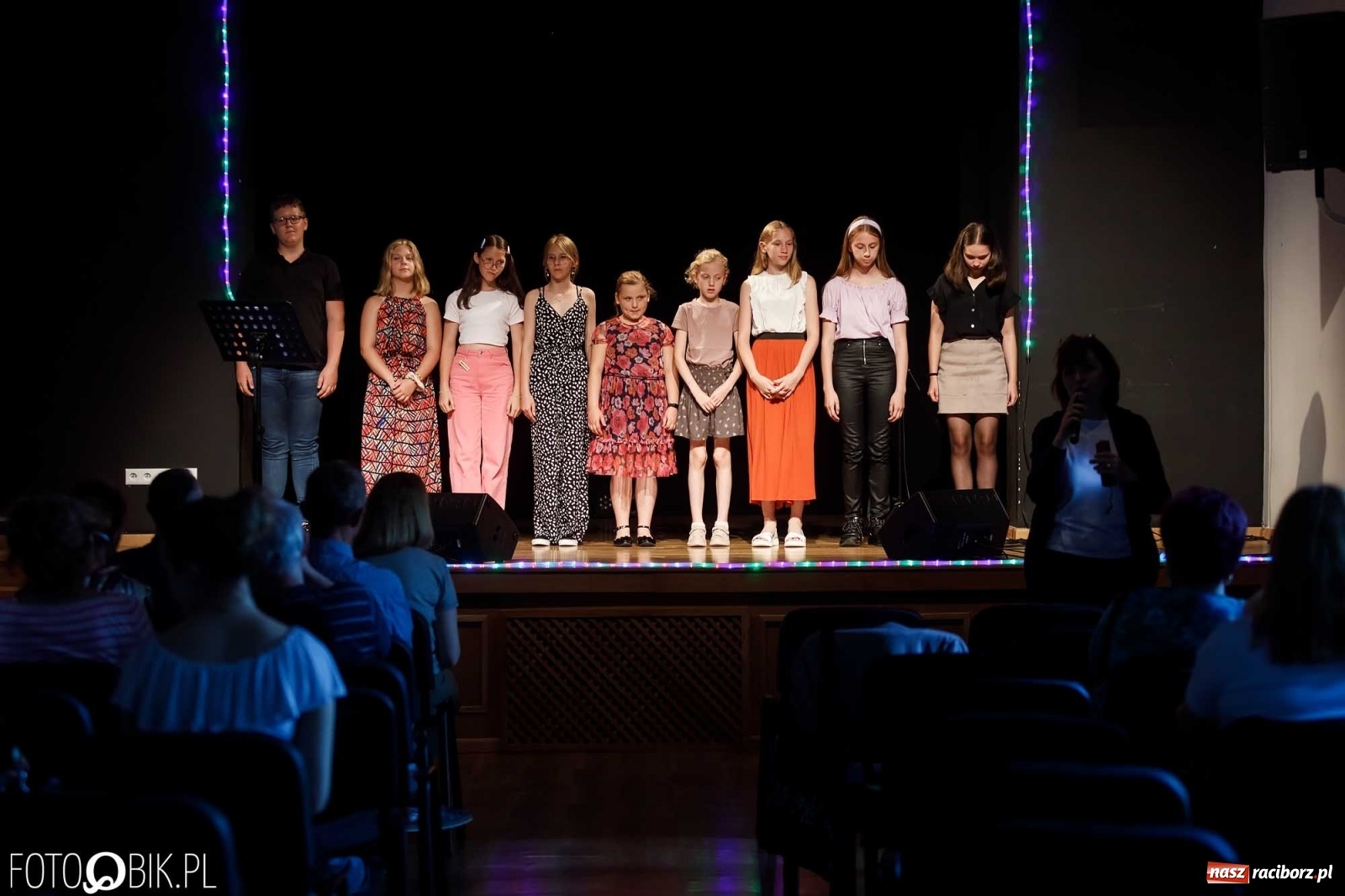 Zdjęcie w galerii na portalu naszraciborz.pl: Koncert piosenki dziecięcej i nie tylko w MDK wiadomości z regionu