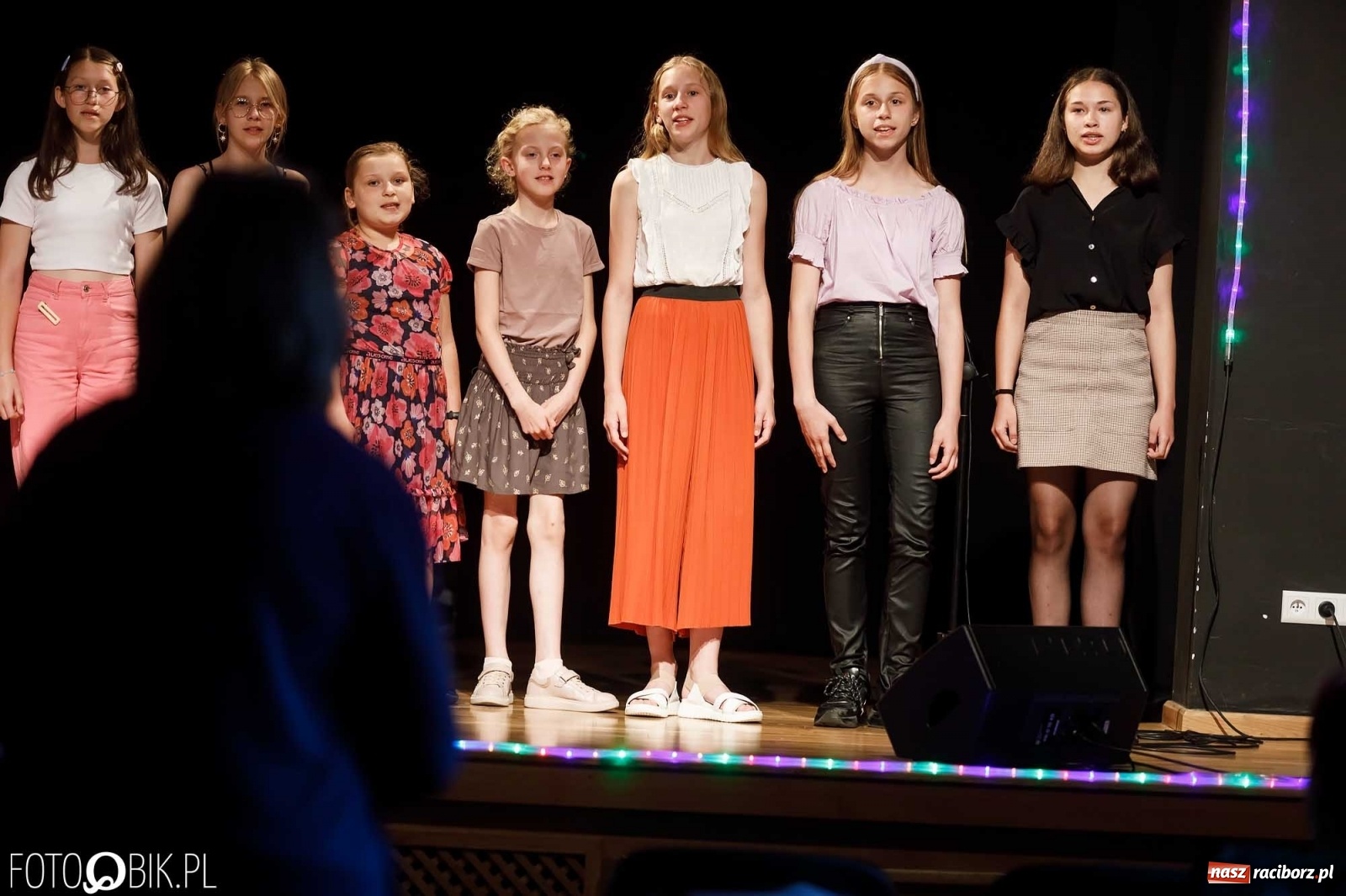 Zdjęcie w galerii na portalu naszraciborz.pl: Koncert piosenki dziecięcej i nie tylko w MDK wiadomości z regionu