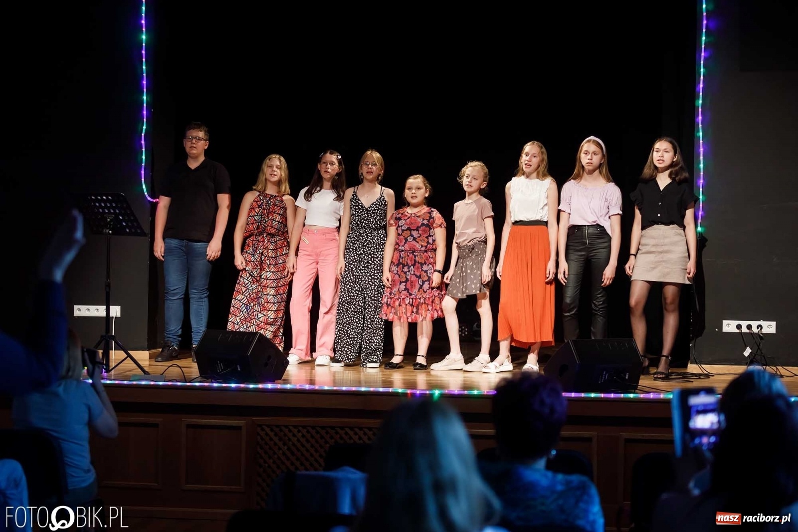 Zdjęcie w galerii na portalu naszraciborz.pl: Koncert piosenki dziecięcej i nie tylko w MDK wiadomości z regionu