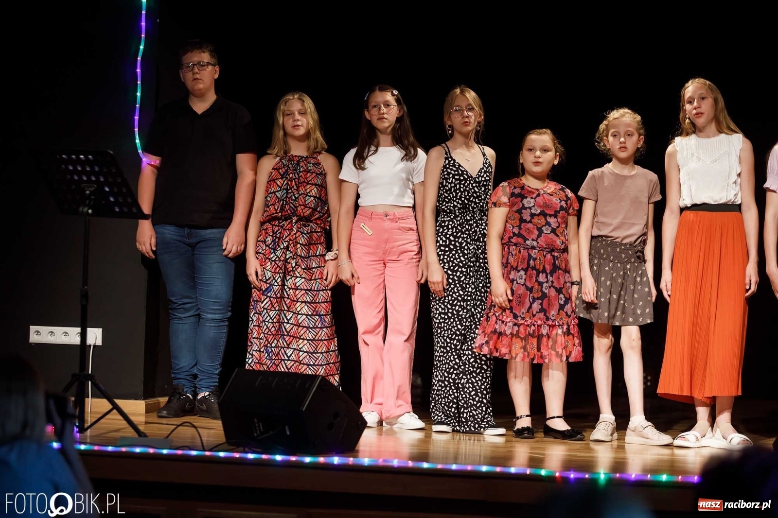 Zdjęcie w galerii na portalu naszraciborz.pl: Koncert piosenki dziecięcej i nie tylko w MDK wiadomości z regionu