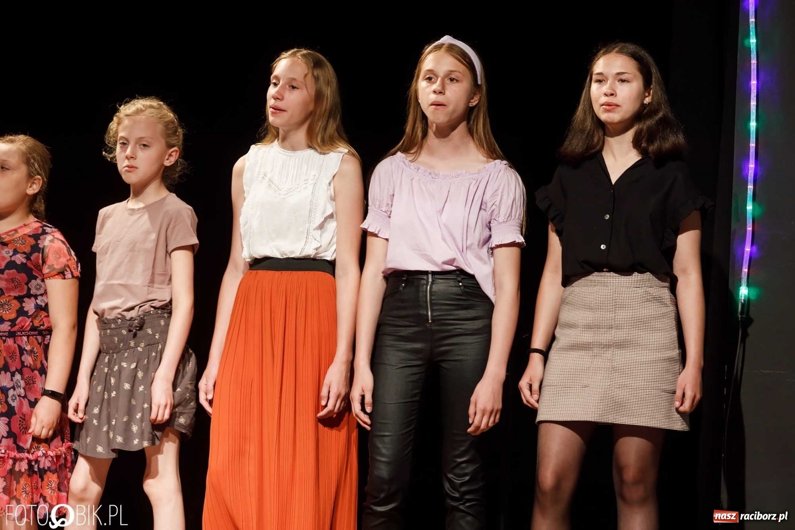 Zdjęcie w galerii na portalu naszraciborz.pl: Koncert piosenki dziecięcej i nie tylko w MDK wiadomości z regionu