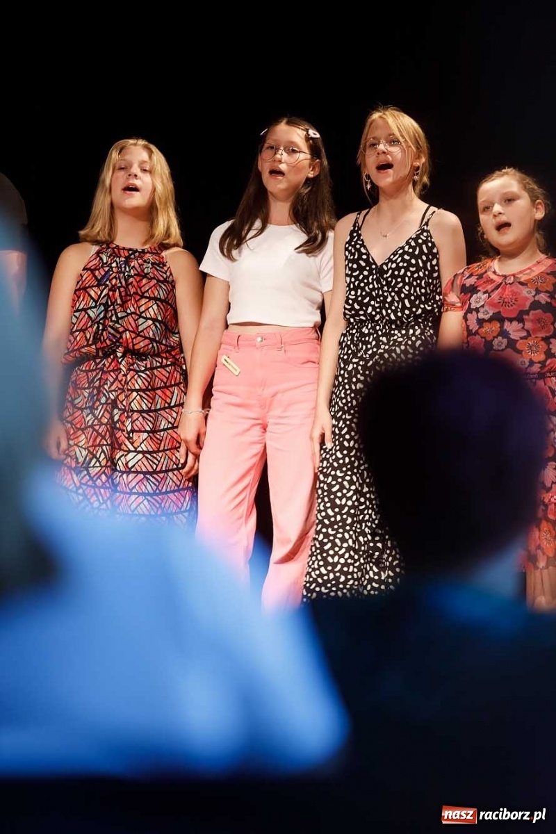 Zdjęcie w galerii na portalu naszraciborz.pl: Koncert piosenki dziecięcej i nie tylko w MDK wiadomości z regionu