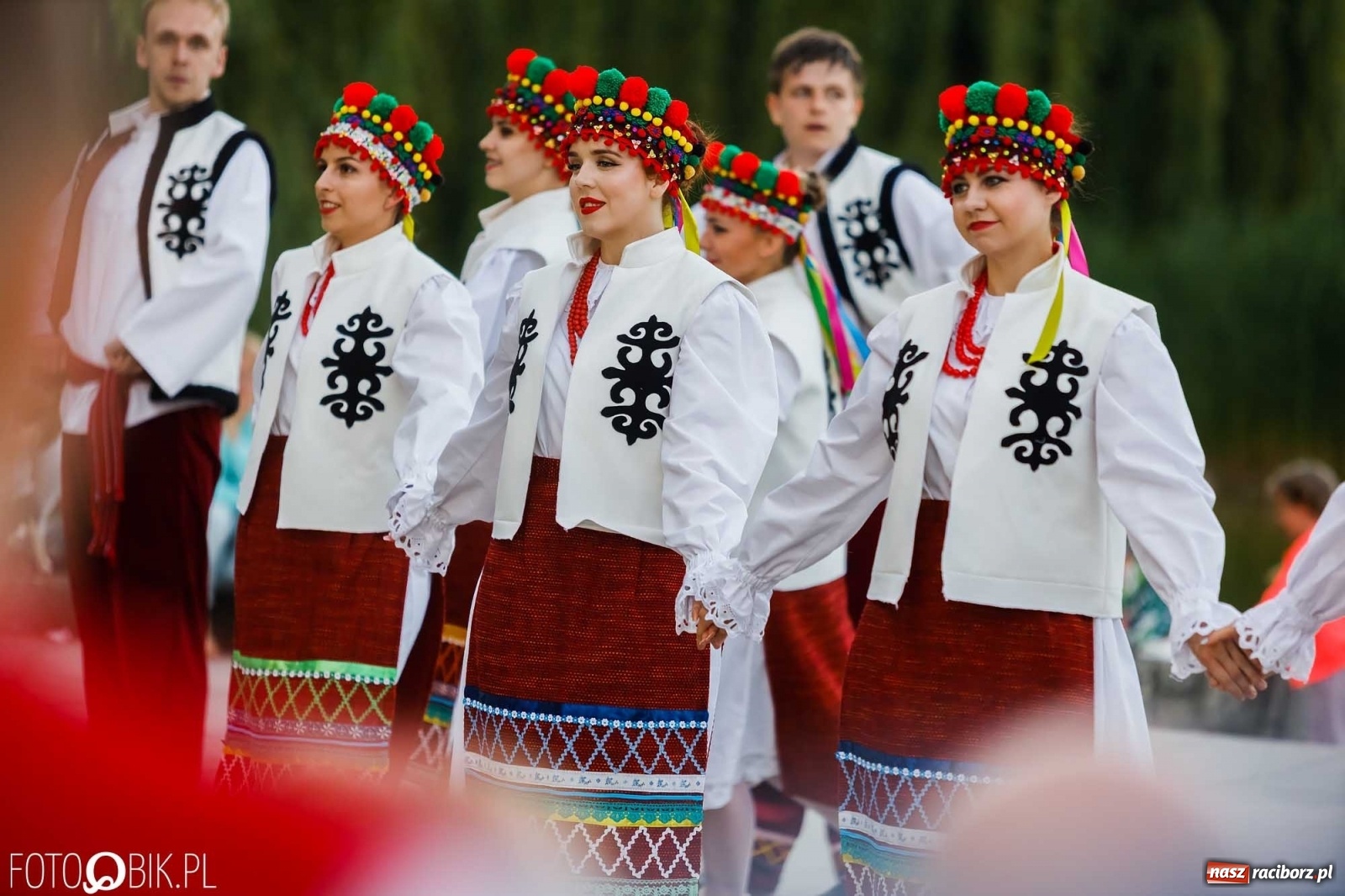 Zdjęcie w galerii na portalu naszraciborz.pl: W poszukiwaniu kwiatu paproci. Noc Świętojańska w parku im. Miasta Roth [WIDEO] wiadomości z regionu